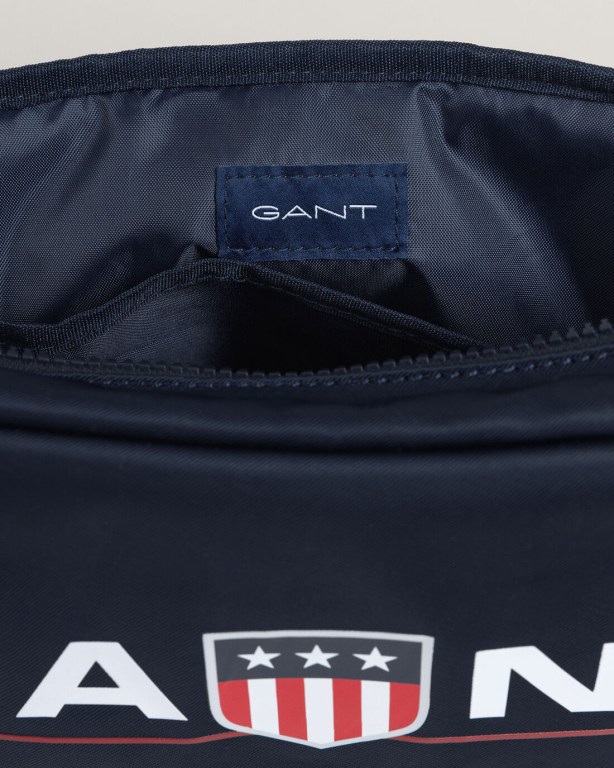 Gant Retro Shield Wash Kit Men's Bags Blue | E92NQ4h5zpI