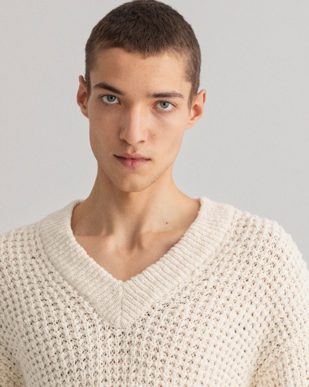 Gant Slouchy Textured Men's V-neck Jumpers Cream | 1uIHHVrXpcT